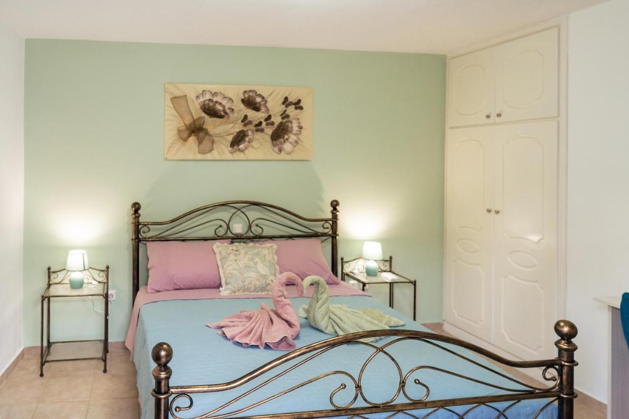 Apartment Giotas House Poros Town